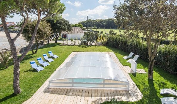 Dôme pour piscine : les avantages de l’abri de piscine en PVC