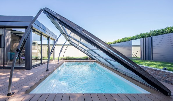 Inconvénients et avantages des rideaux pour votre piscine