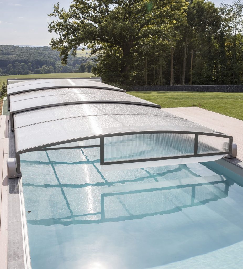 abri de piscine stretto