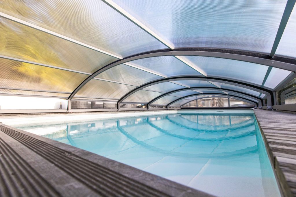 mezzo abri de piscine bas
