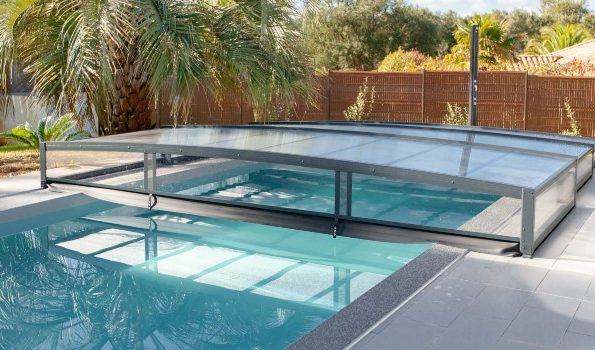 Eau de piscine trouble : que faire ?