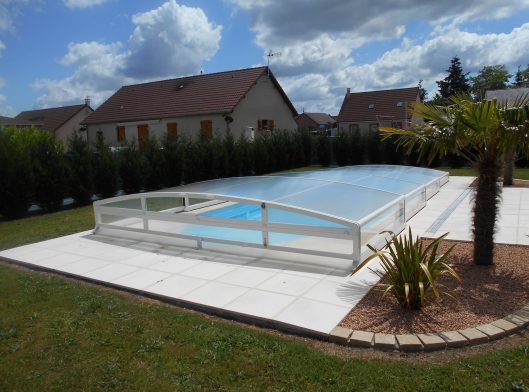 abri de piscine blanc télescopique