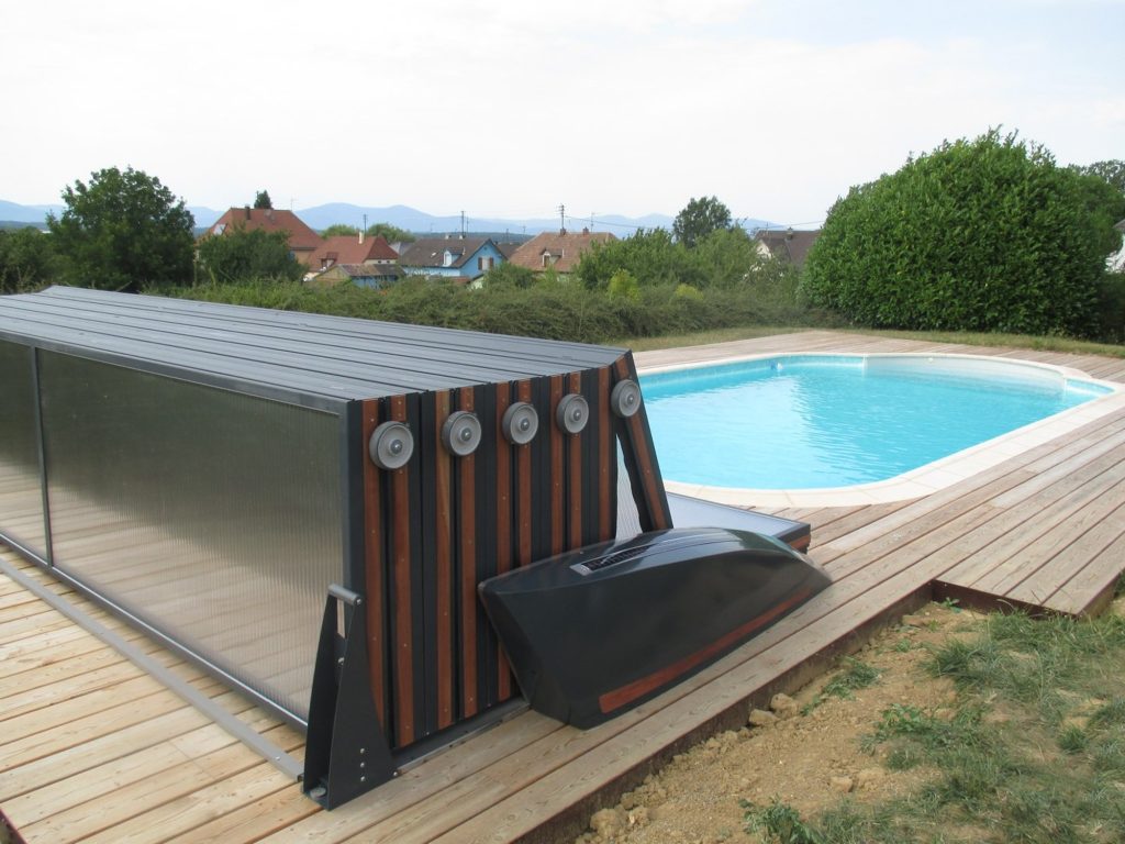 couverture de piscine plat replié
