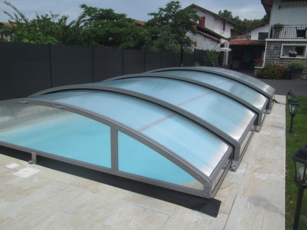 abri de piscine gris mezzo