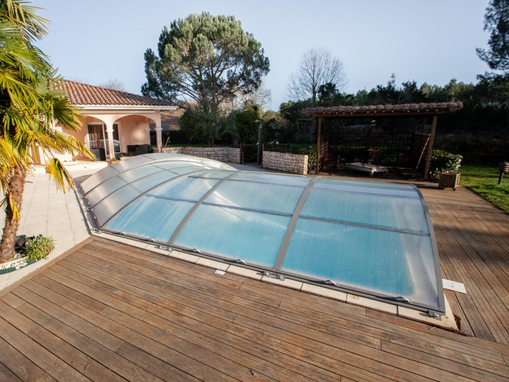 couverture pour piscine fermé