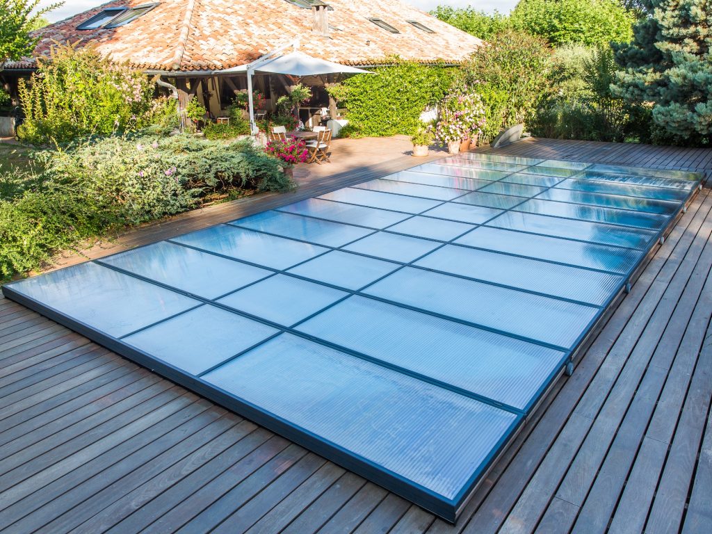 abri plat pour piscine