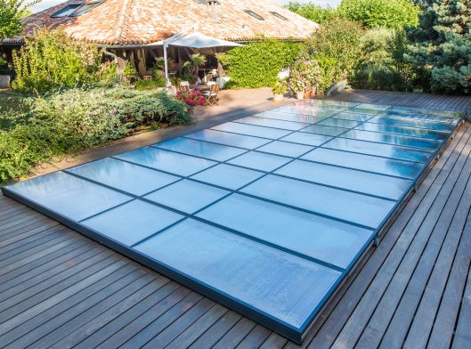abri plat pour piscine