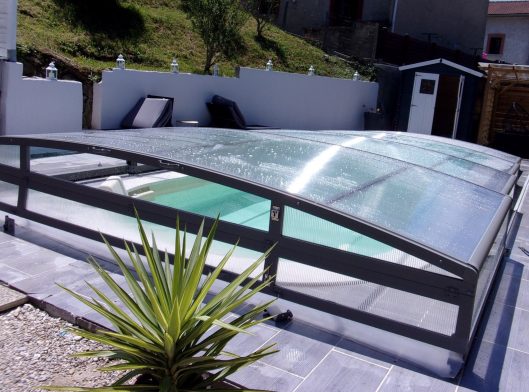 abri de piscine bas pour piscine