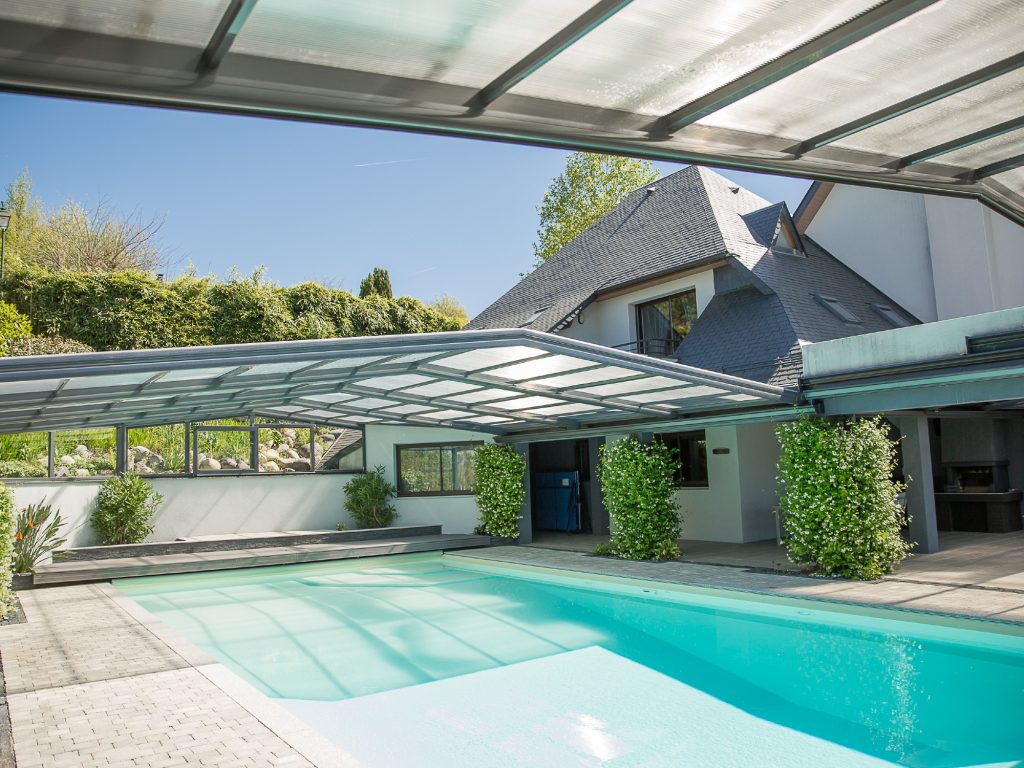 Abri de piscine haut