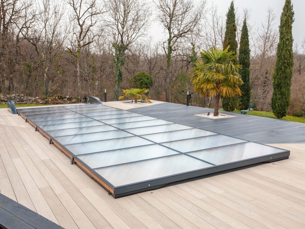 abri de piscine extra-plat motorisé