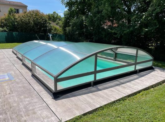 Abri de piscine bas mezzo