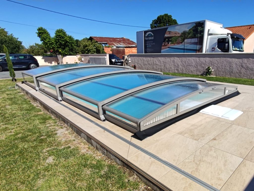 télescopique abri bas gris pour piscine