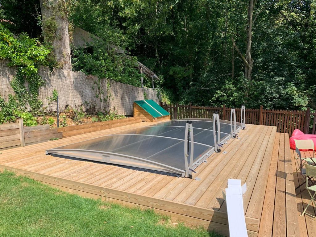 protection de piscine bas gris