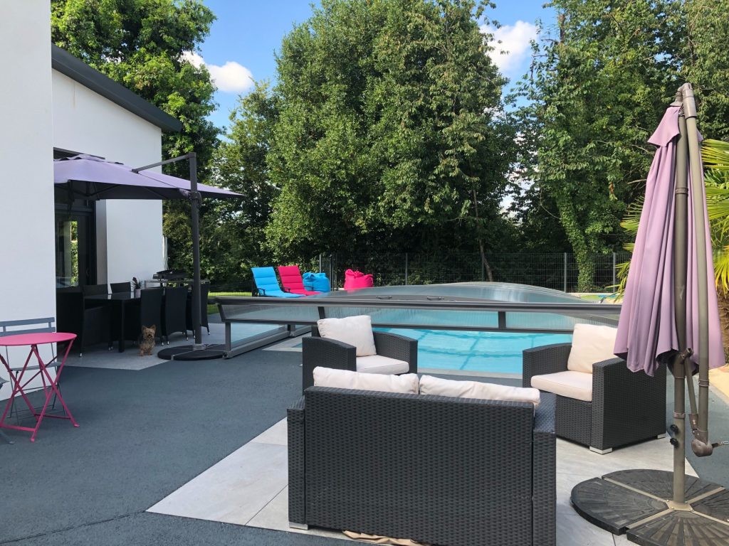couverture de piscine façade relevable