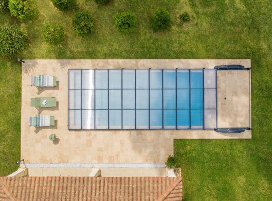 abri de piscine plat