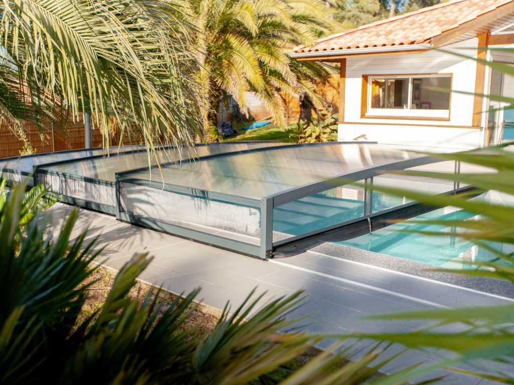 abri pour piscine bas translucide