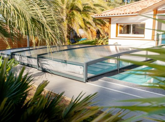 abri pour piscine bas translucide