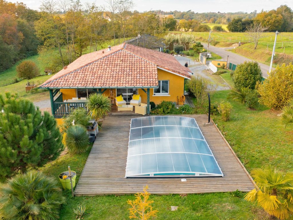 couverture de piscine bas