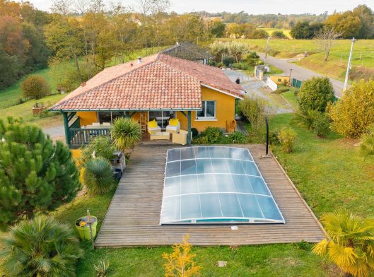 couverture de piscine bas