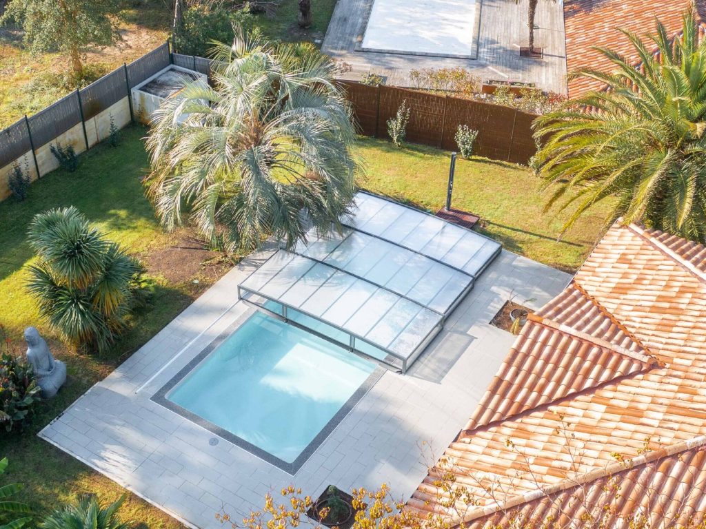 couverture de piscine bas