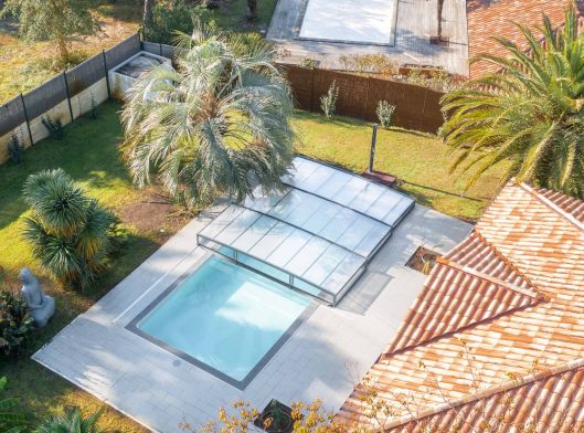 couverture de piscine bas