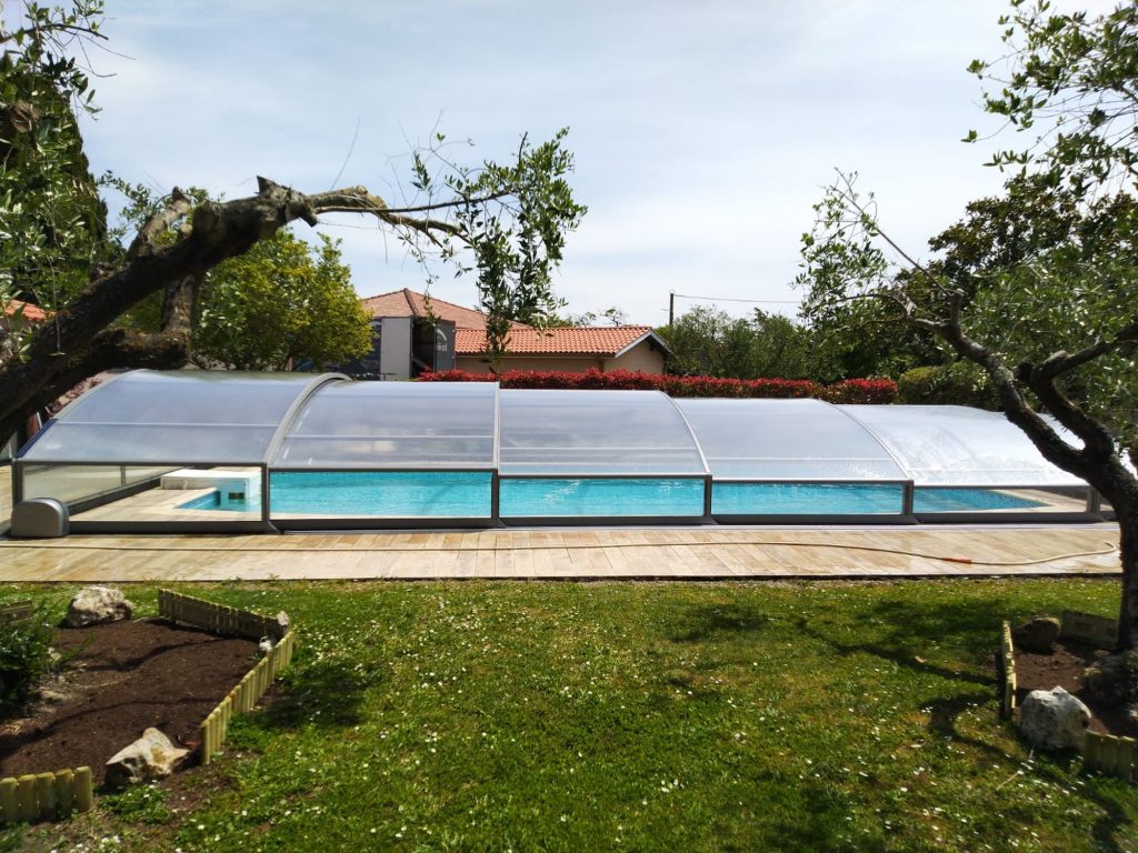 Abri mezzo motorisé de piscine