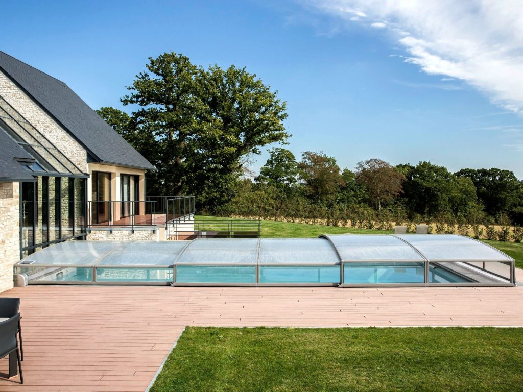 abri de piscine stretto