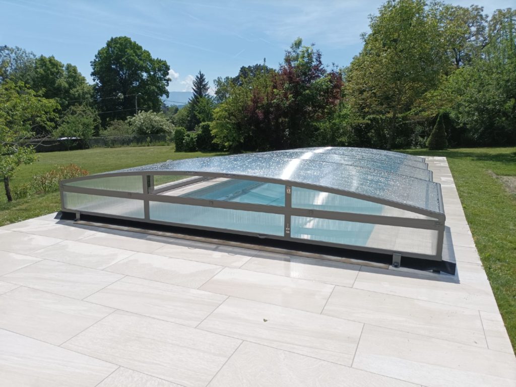 abri piscine bas télescopique