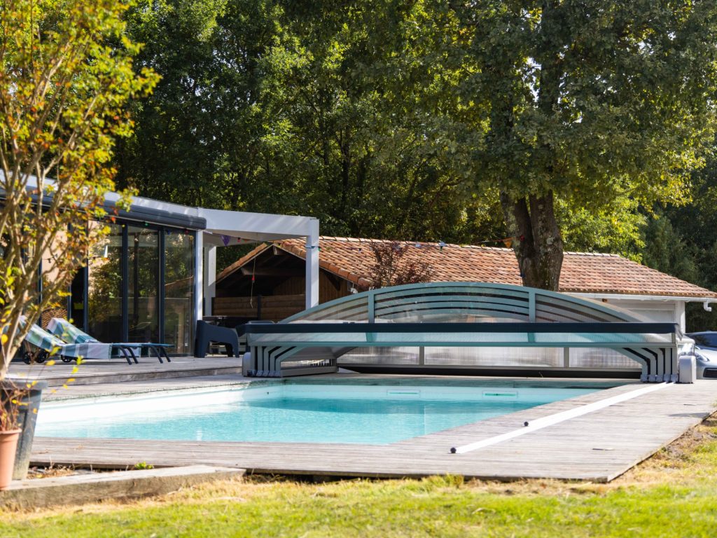 abri de piscine bas mezzo abridéal